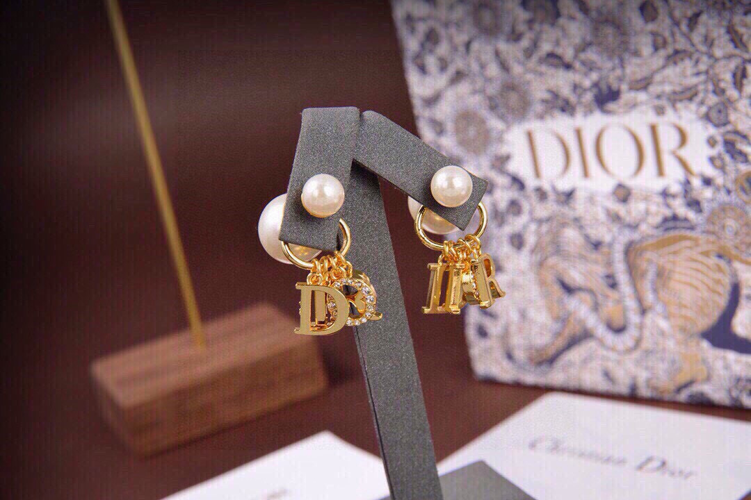 D10r Earrings