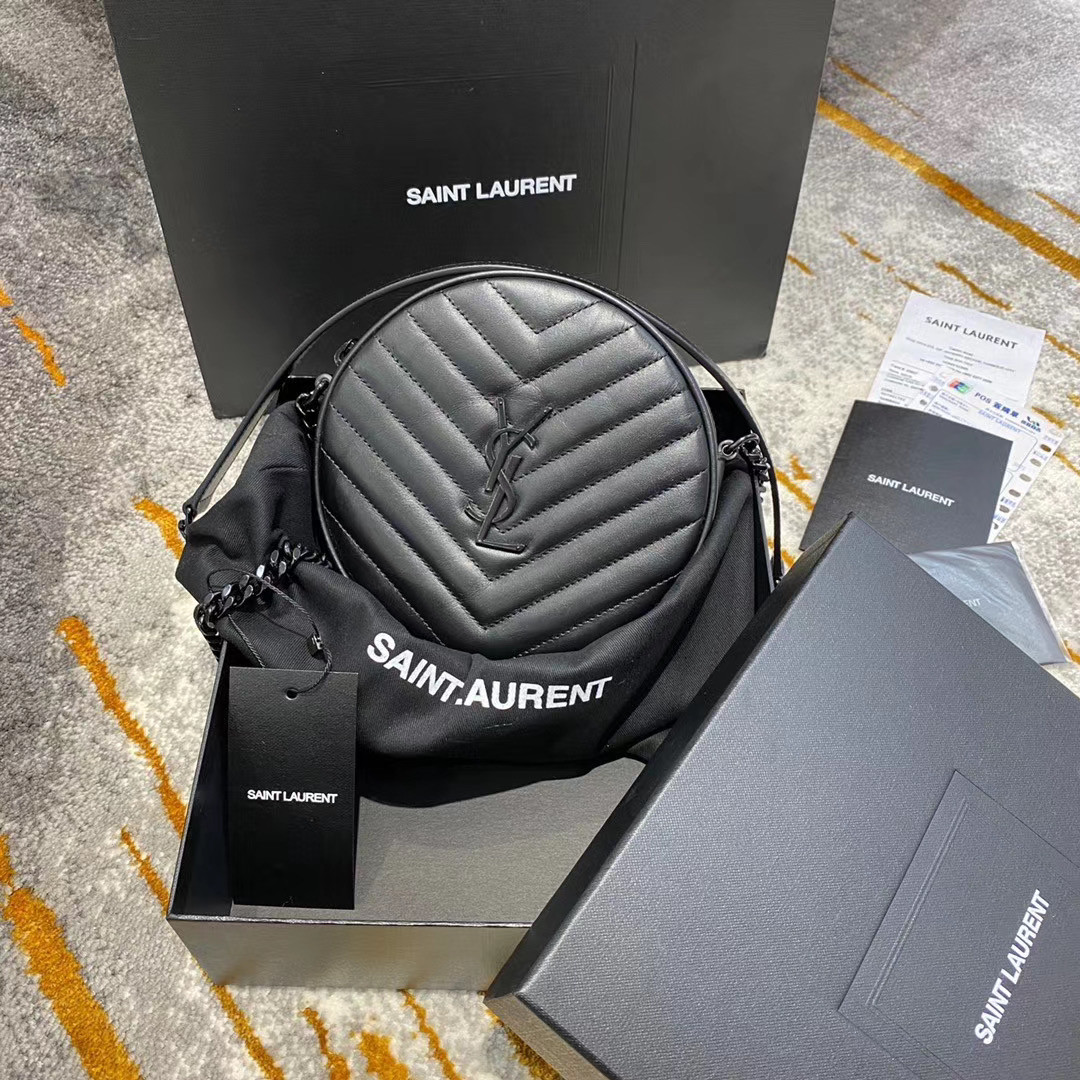 Y51 VINYLE ROUND CAMERA BAG IN CHEVRON-QUILTED SMOOTH LEATHER