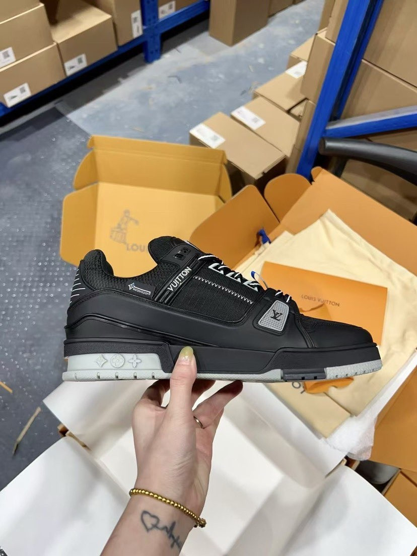 UA LV trainer Sneakers