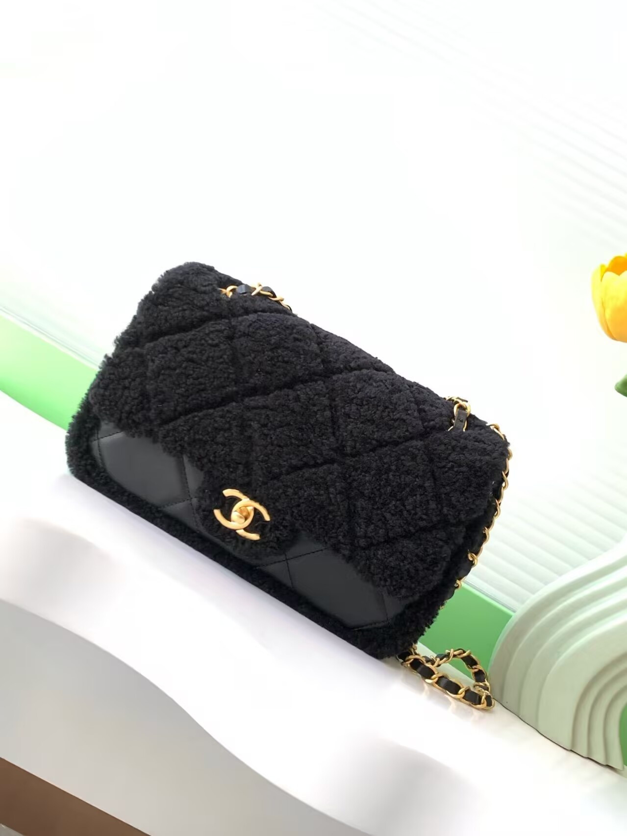 Ch**el Flap Bag 23.5x16x7.5cm