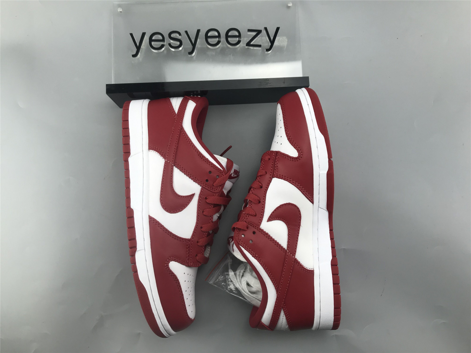 UA NIKE DUNK LOW RETRO SP "UNIVERSITY RED"