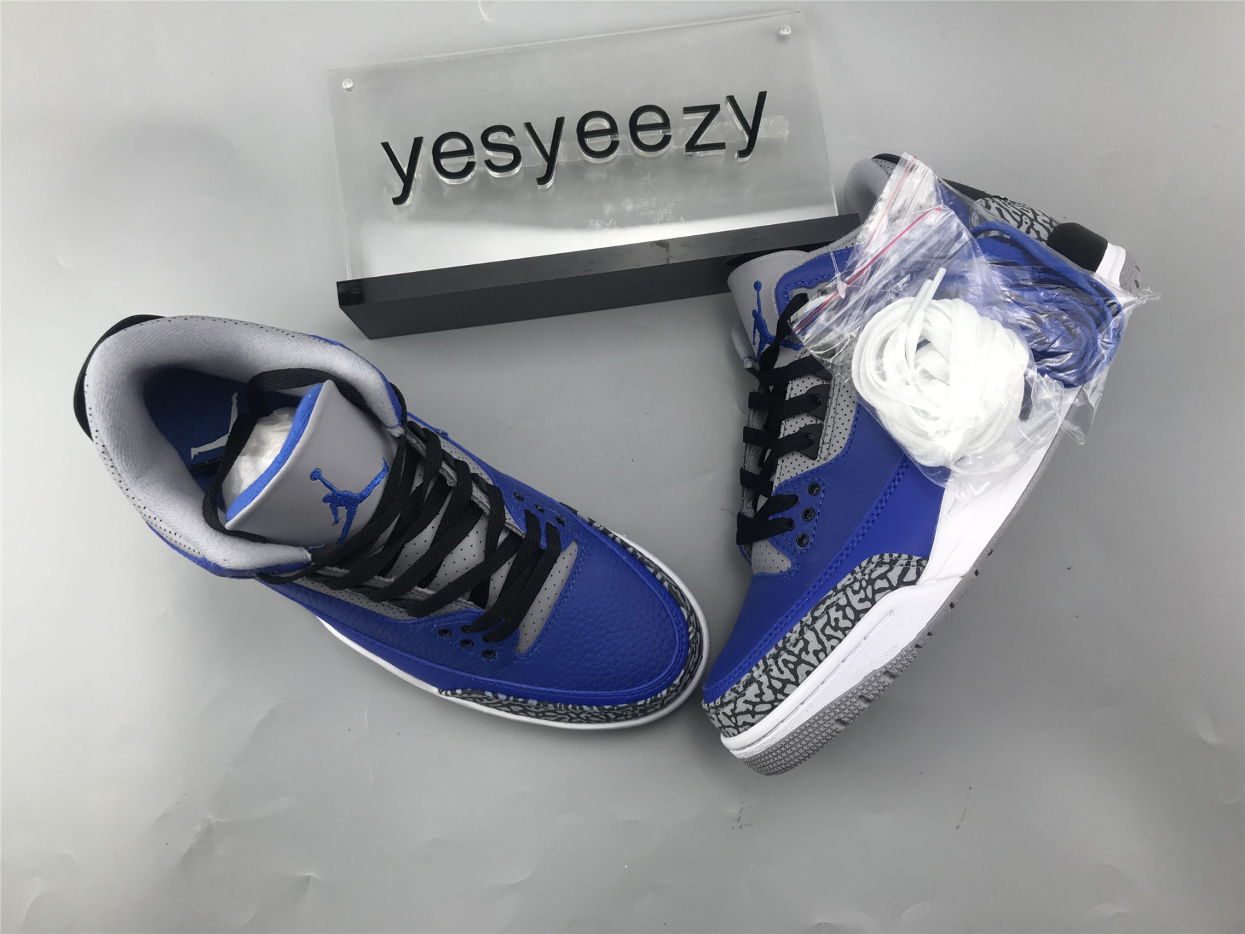 UA AIR JORDAN 3 RETRO "VARSITY ROYAL"