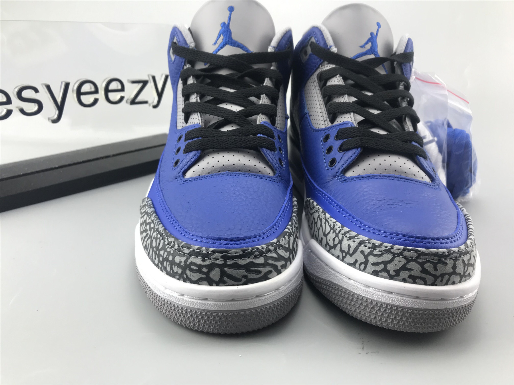 UA AIR JORDAN 3 RETRO "VARSITY ROYAL"