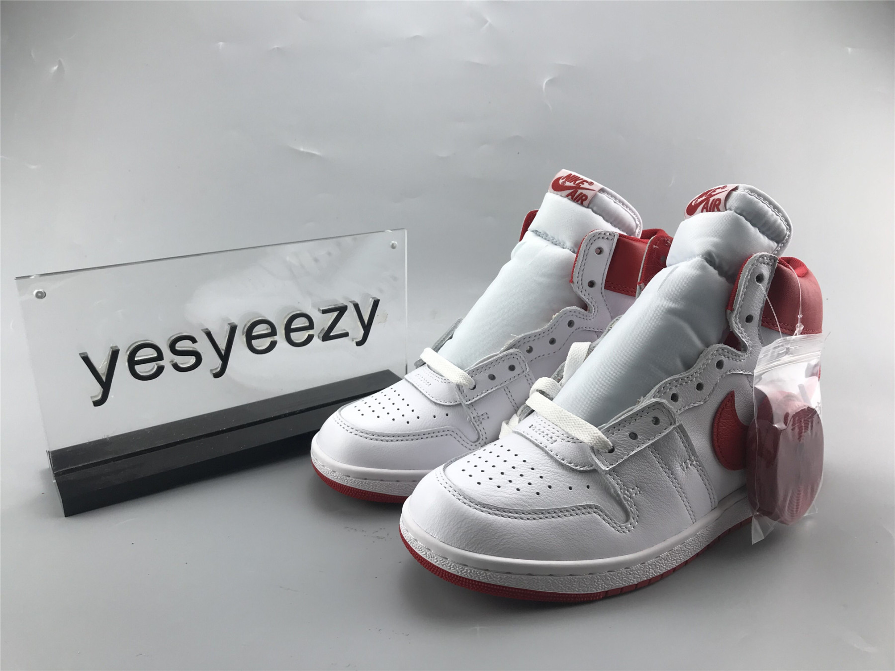 UA AIR JORDAN NEW BEGINNINGS PACK RETRO HIGH 1 & NIKE AIR SHIP