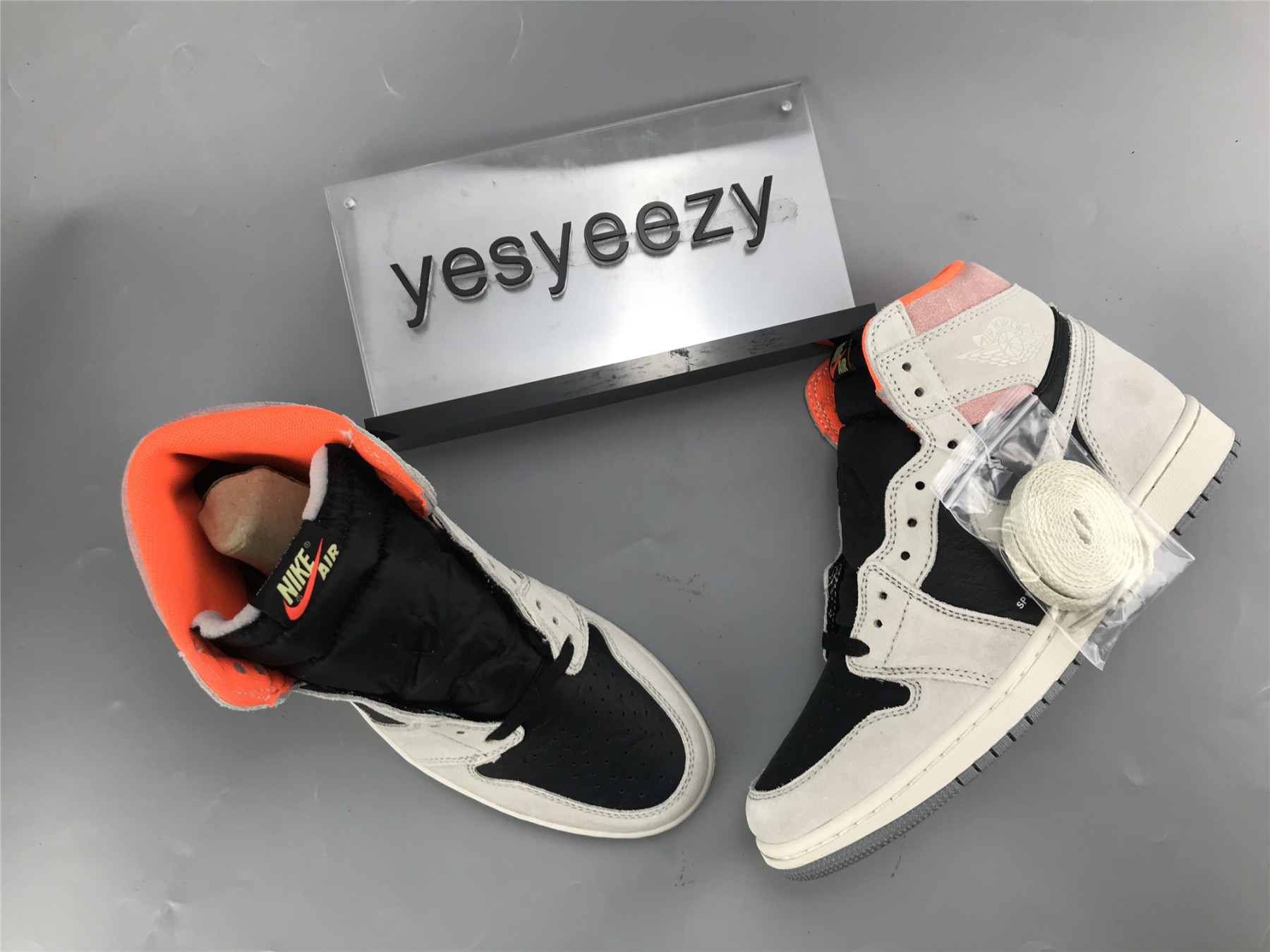 UA AIR JORDAN 1 RETRO HIGH OG 