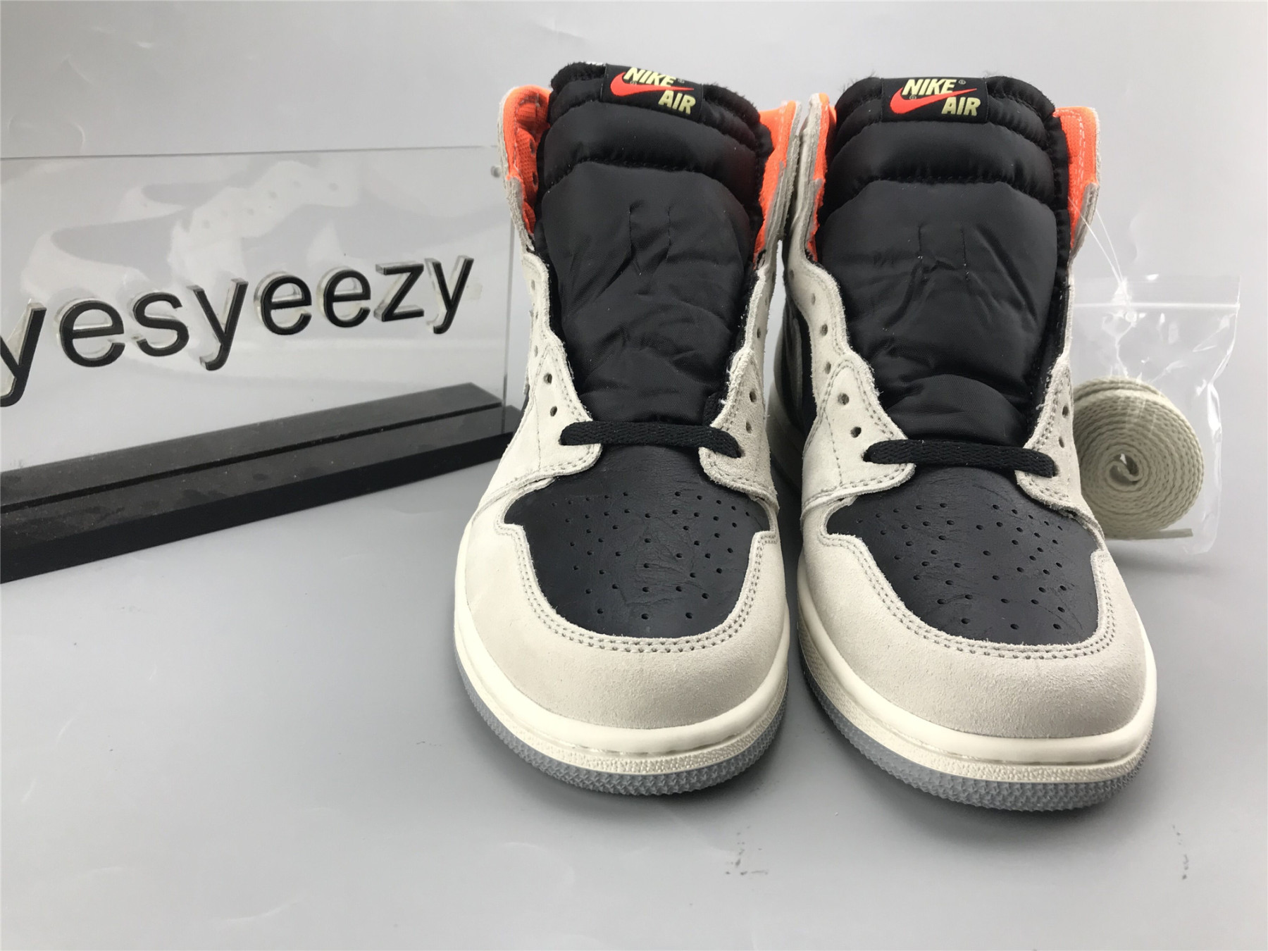 UA AIR JORDAN 1 RETRO HIGH OG 