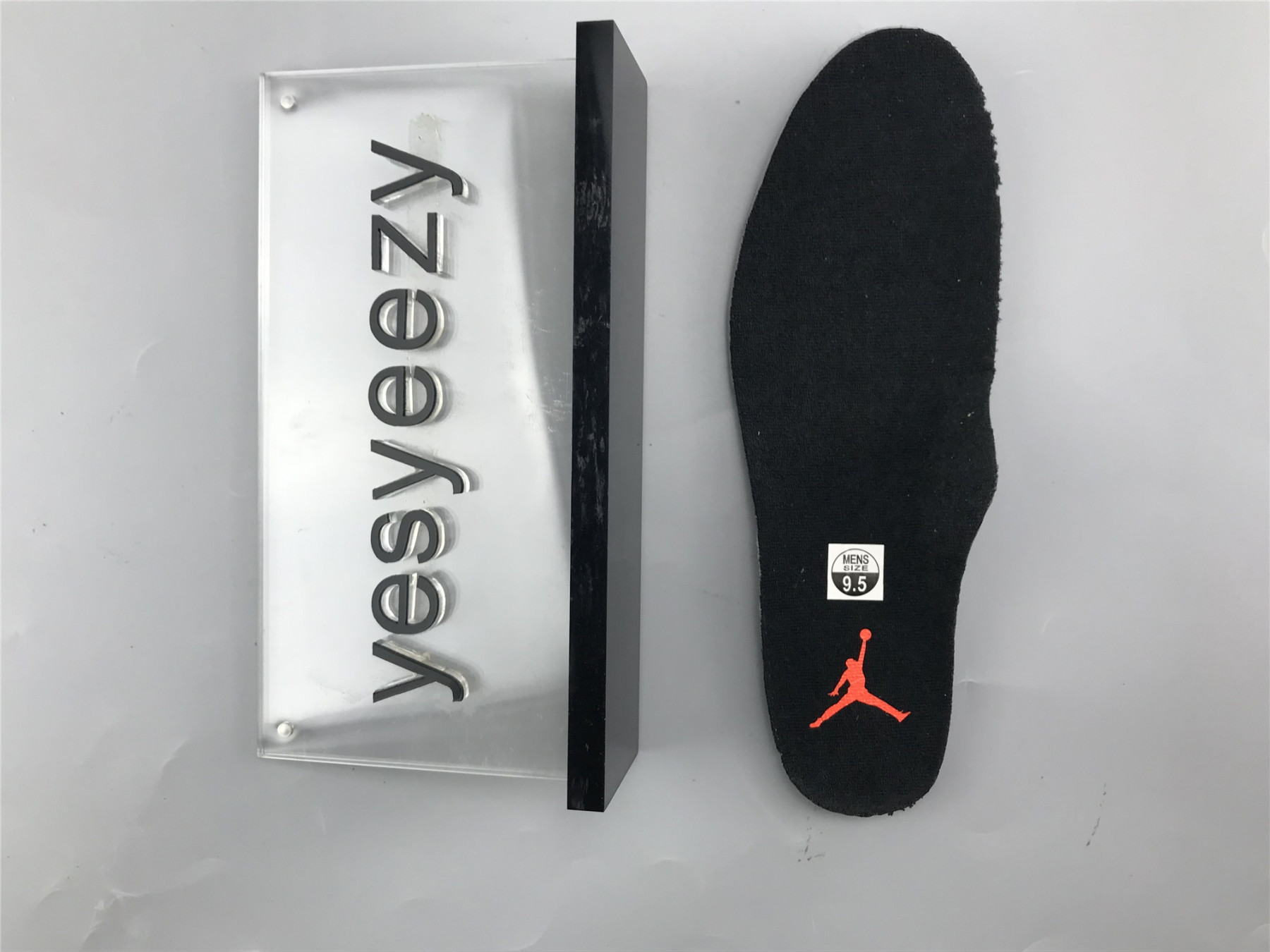 UA AIR JORDAN 11 RETRO LOW 
