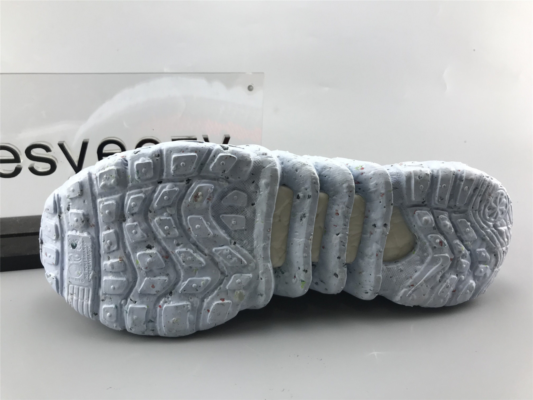 UA NIKE SPACE HIPPIE 02 