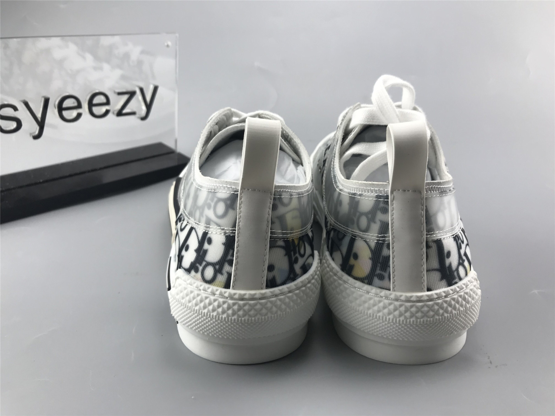 ua D10r b23 low top alex foxton oblique