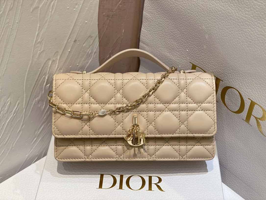 MISS D10r Mini Handbag Beige Cannage Woven Pattern Lambskin S0980ONMJ-M116 21 x 11.5 x 4.5 cm