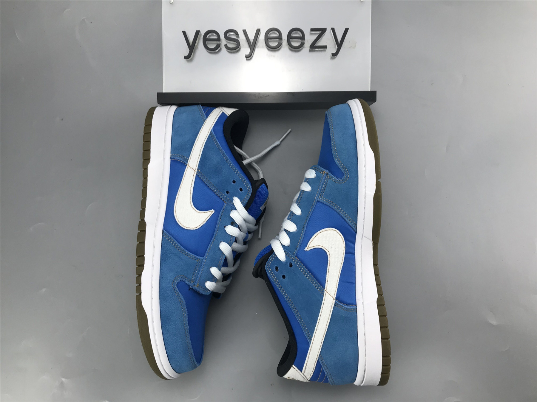 UA NIKE DUNK LOW PRO SB 
