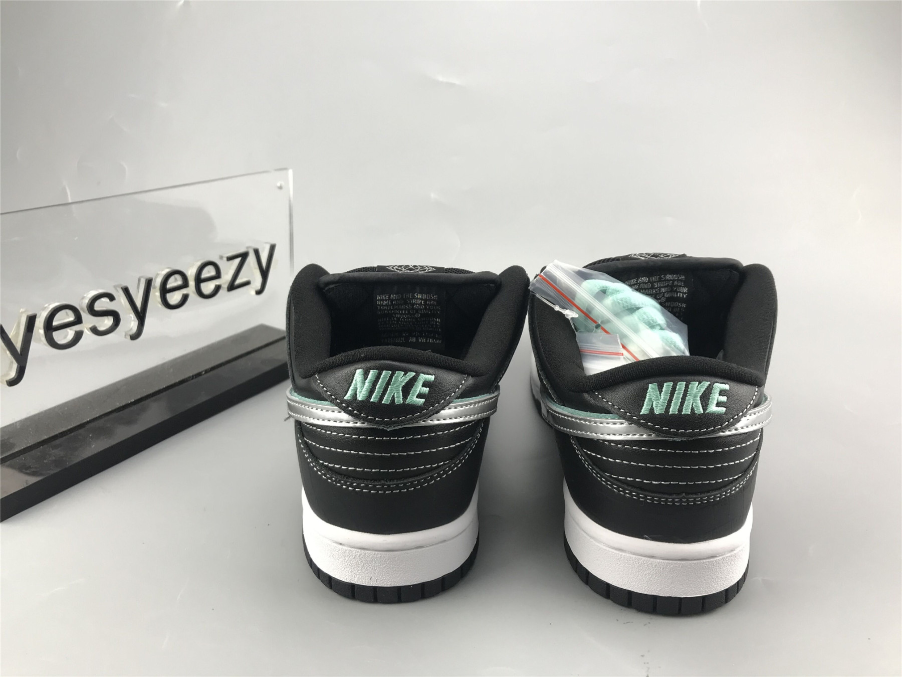 UA NIKE D1am0nd S*pPLY CO. X DUNK LOW PRO SB 