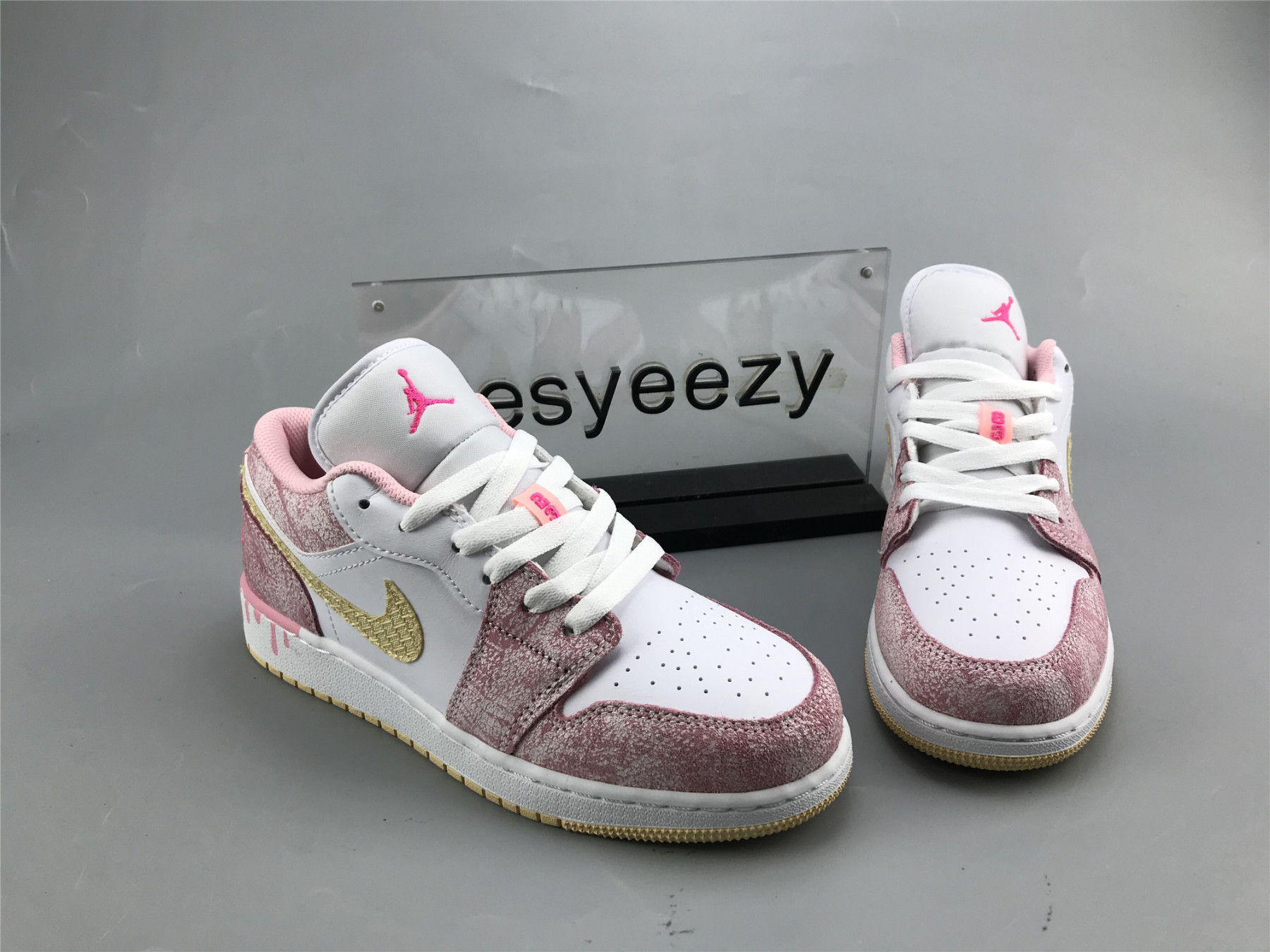 UA AIR JORDAN 1 LOW GS 