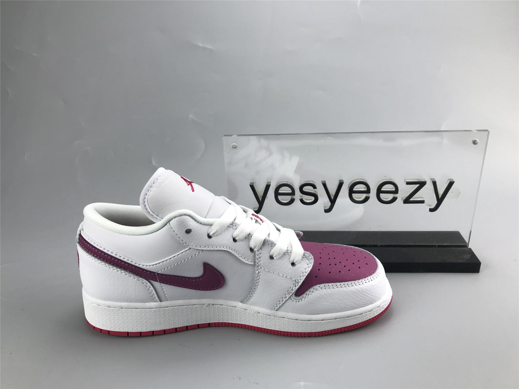 UA AIR JORDAN 1 LOW GS 