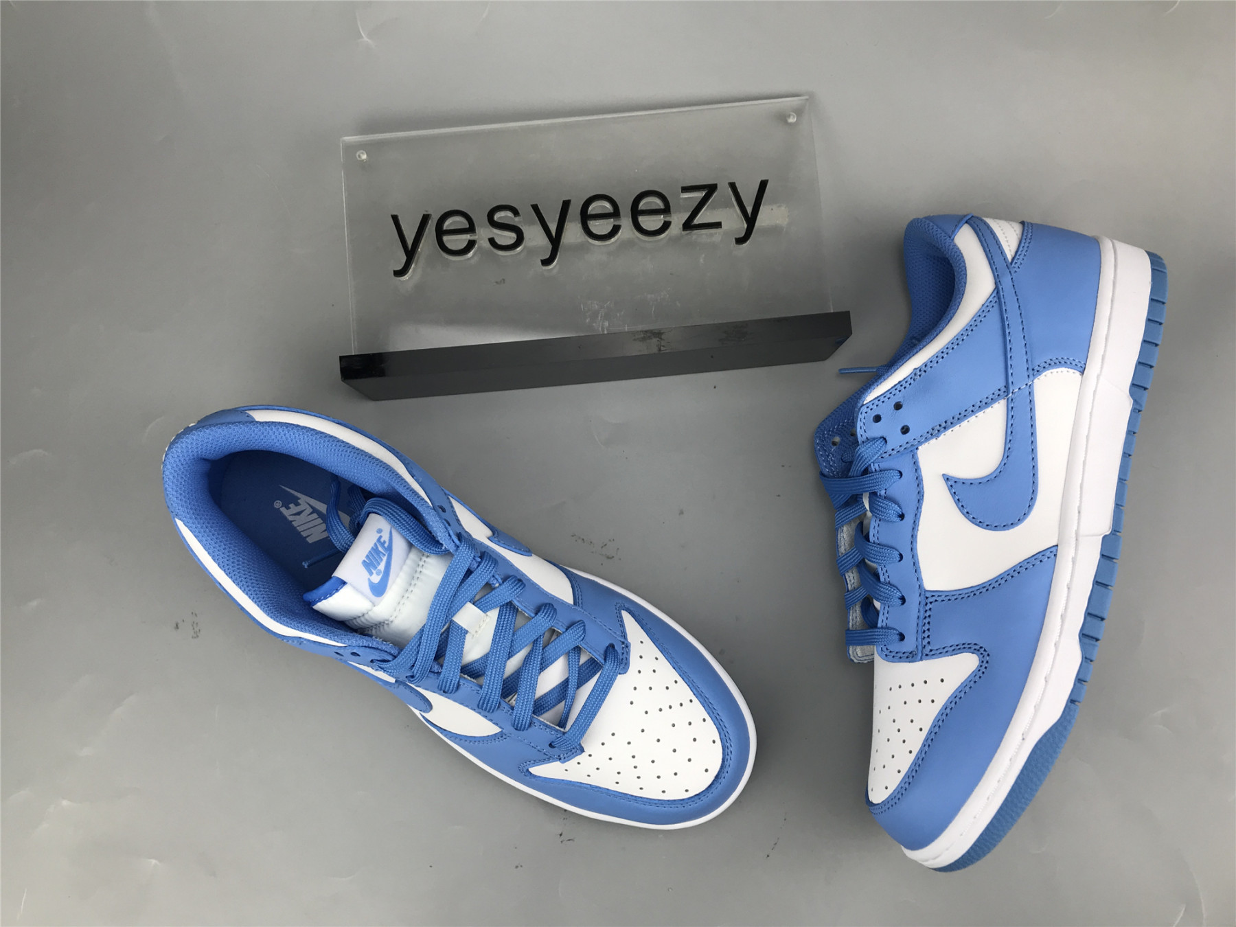 UA NIKE DUNK LOW 
