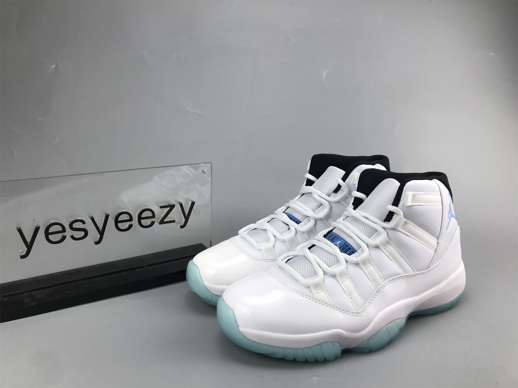 UA AIR JORDAN 11 RETRO 