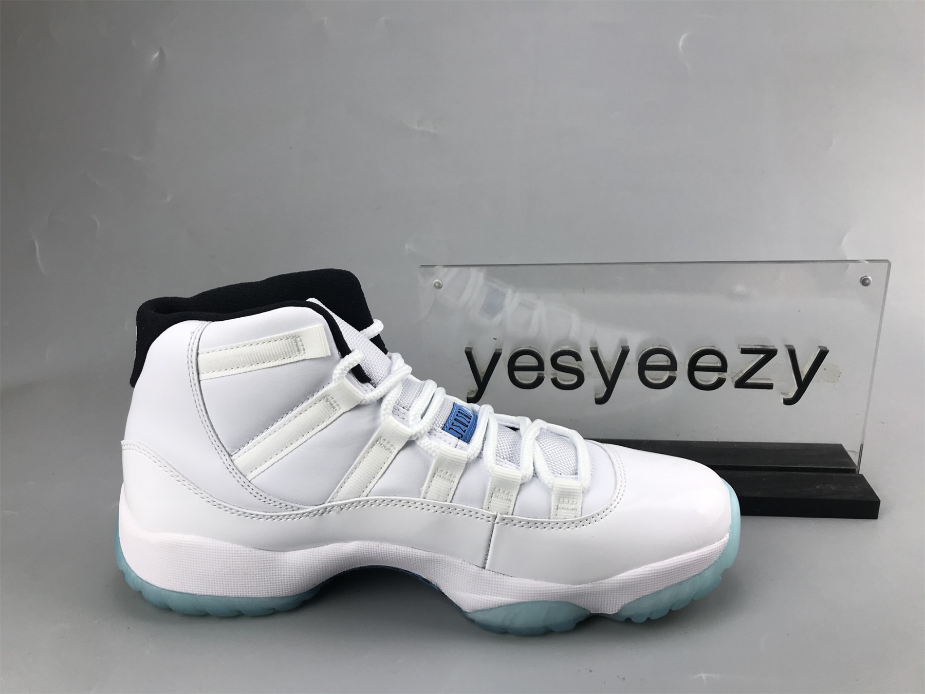 UA AIR JORDAN 11 RETRO 