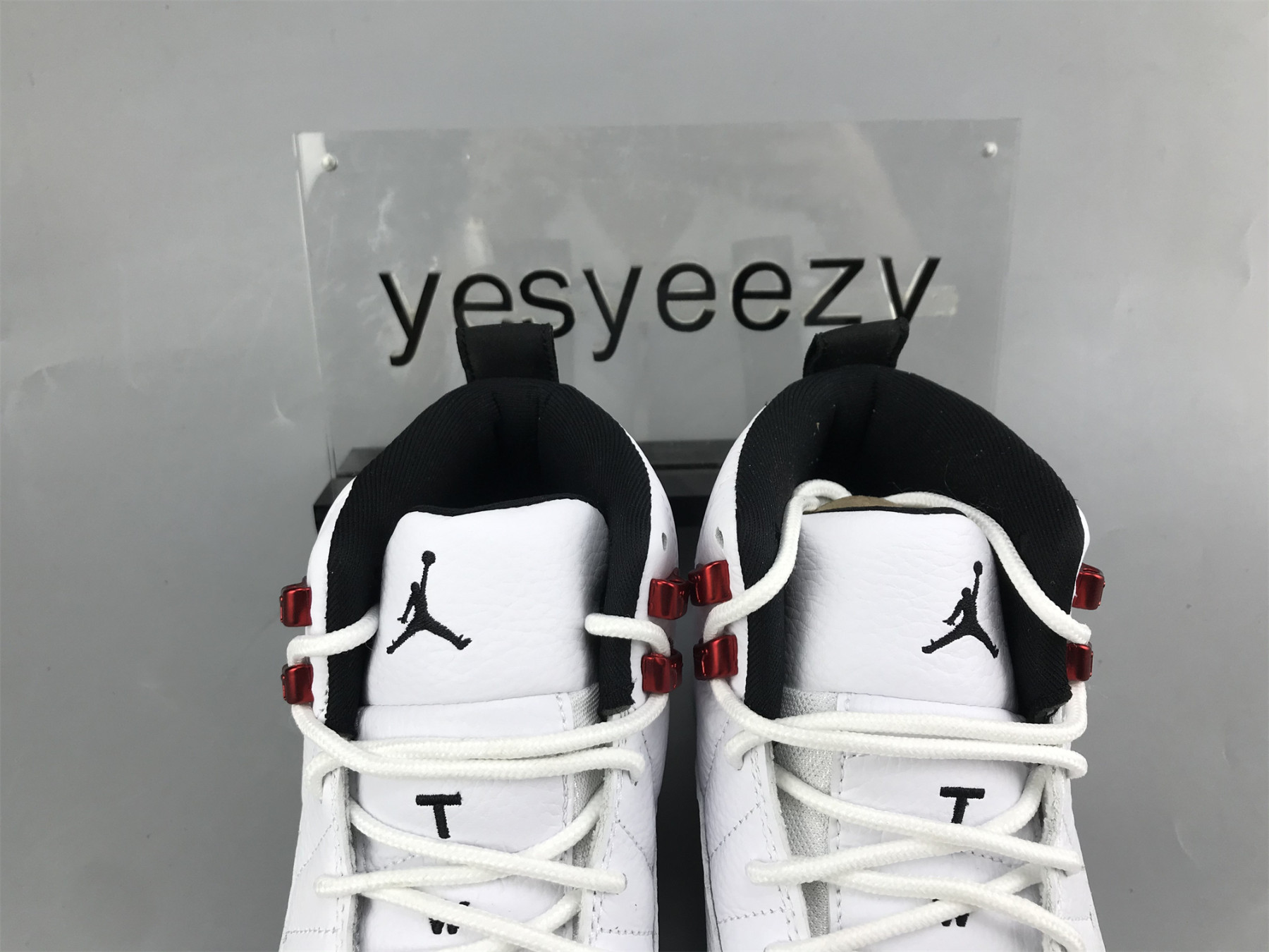 UA AIR JORDAN 12 RETRO 