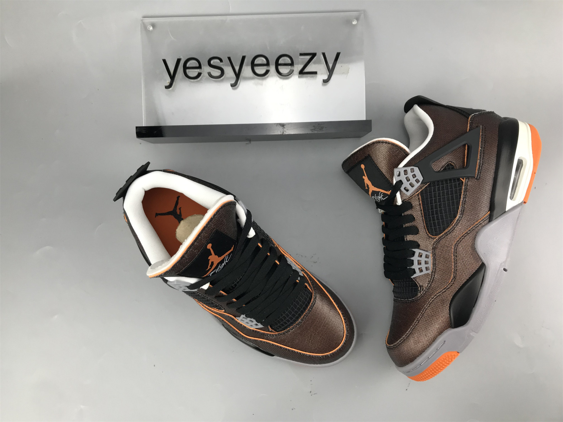 UA WMNS AIR JORDAN 4 RETRO 