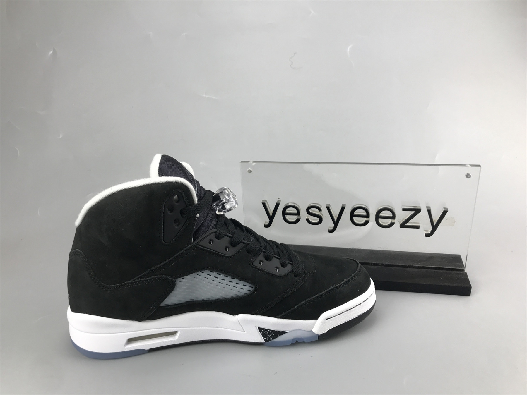 UA AIR JORDAN 5 RETRO 2021
