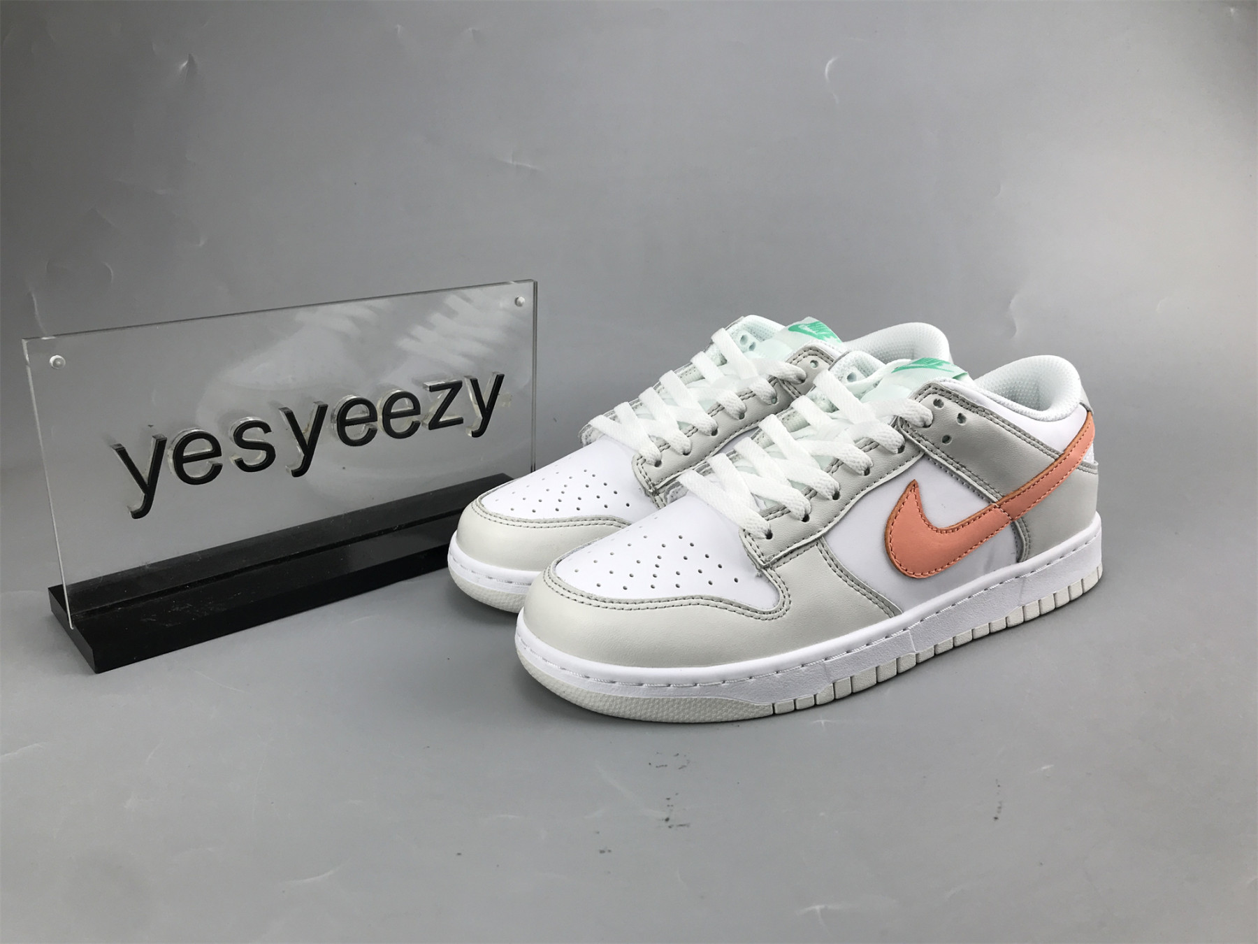 UA NIKE DUNK LOW GS 