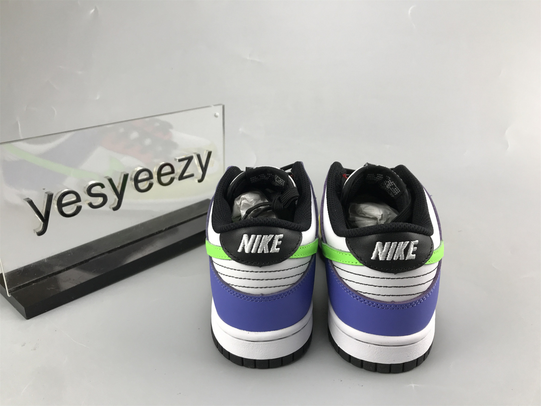 UA WMNS NIKE DUNK LOW 