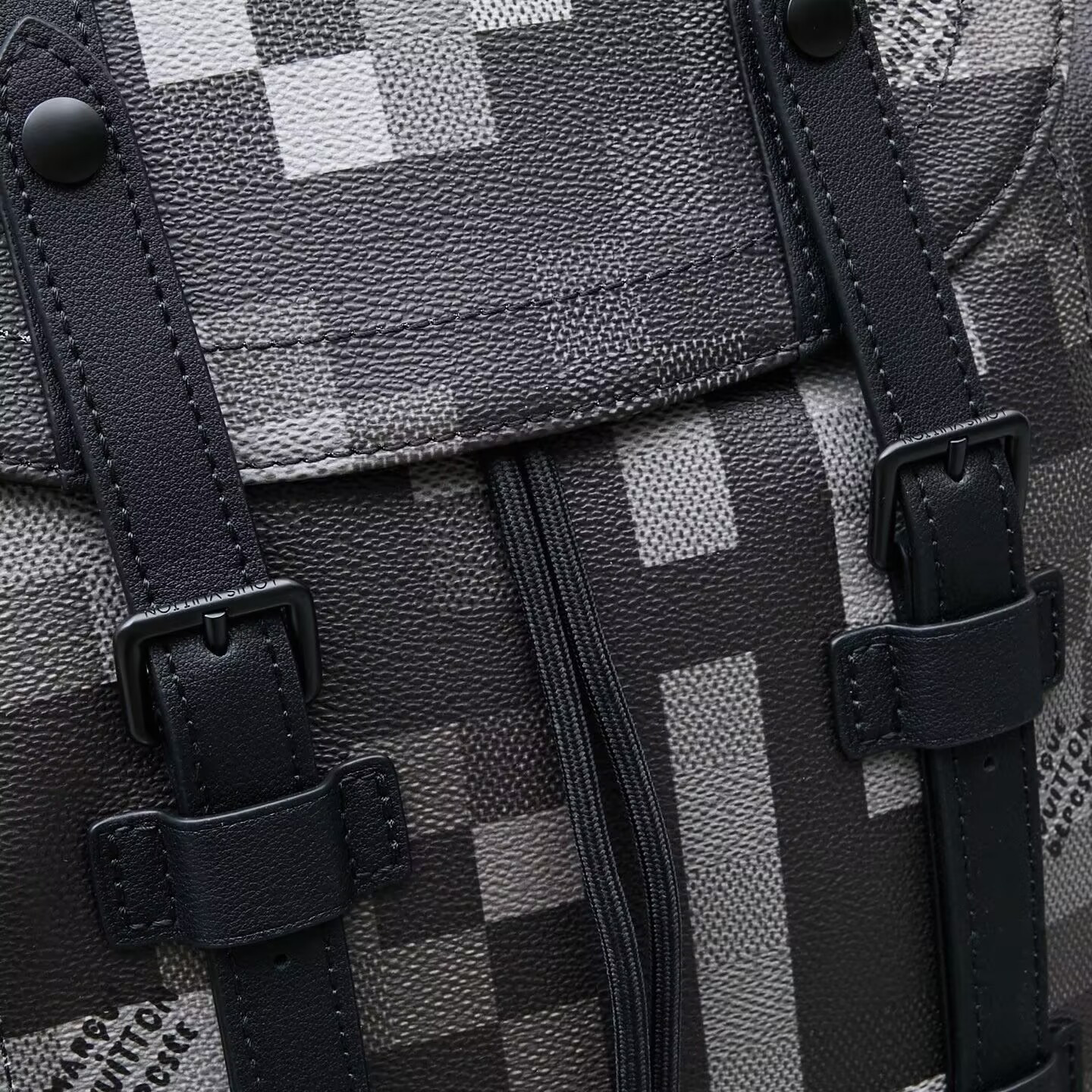 LV Christopher MM M14952 38x44x12.5cm