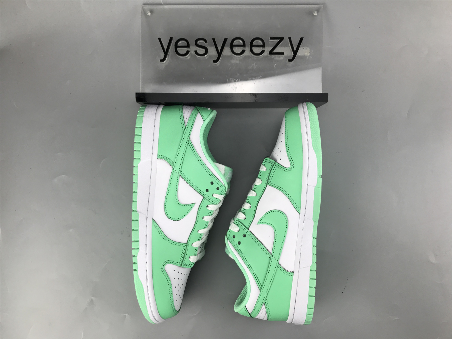 UA WMNS DUNK LOW 