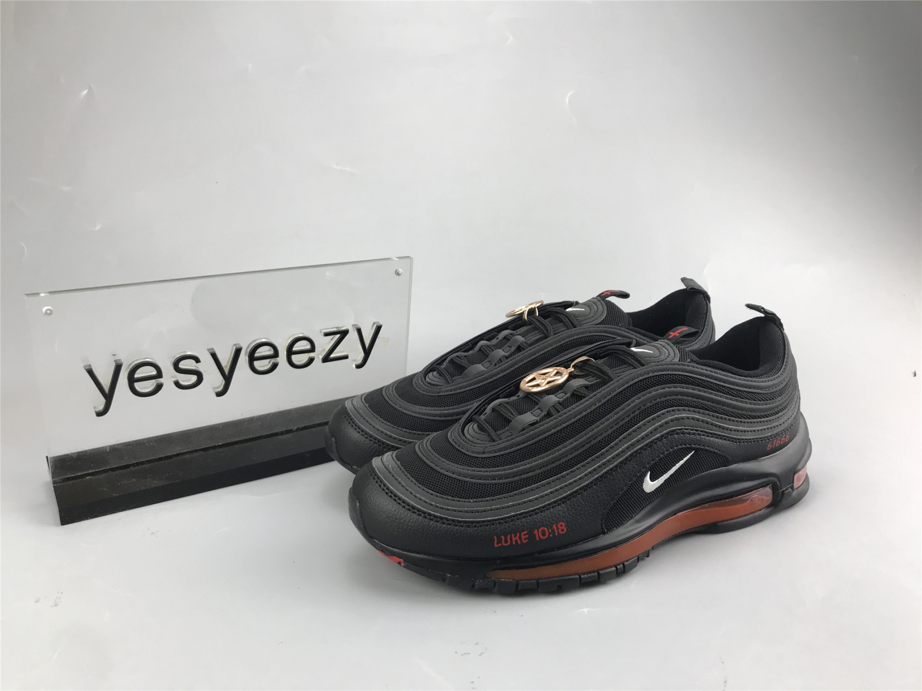 UA NIKE AIR MAX 97 