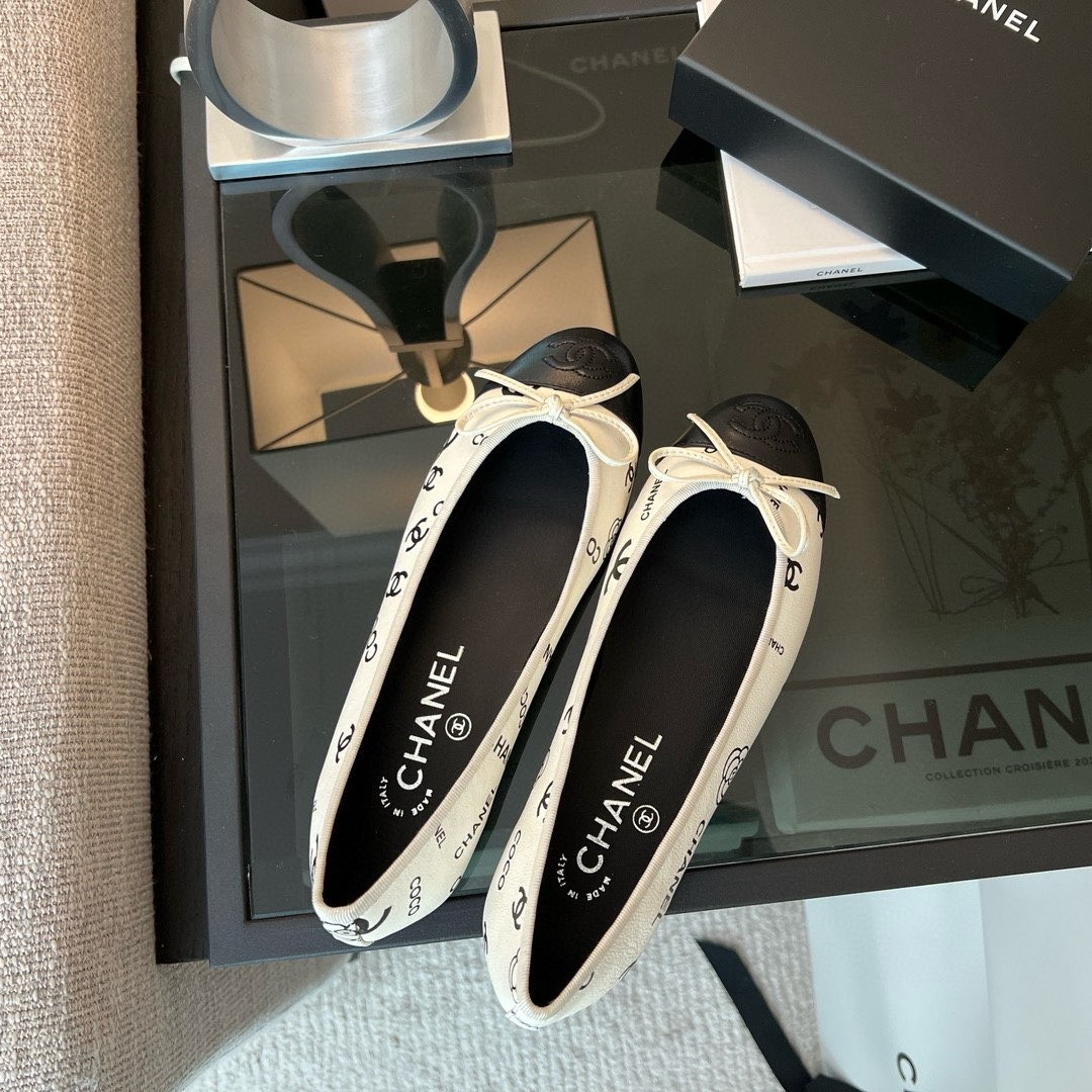 UA Ch**el Ballet flats