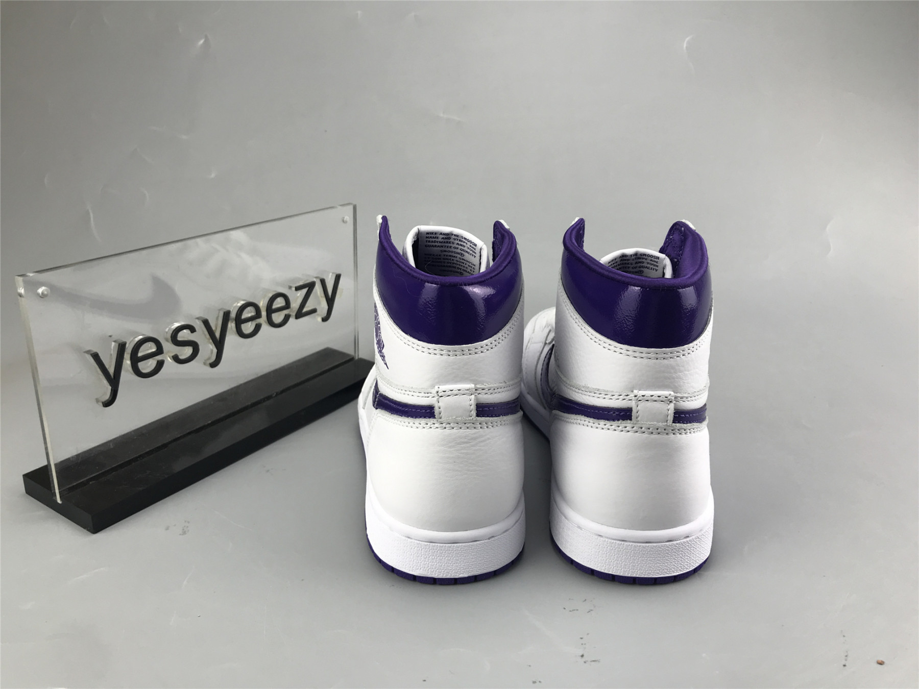 UA WMNS AIR JORDAN 1 HIGH OG 