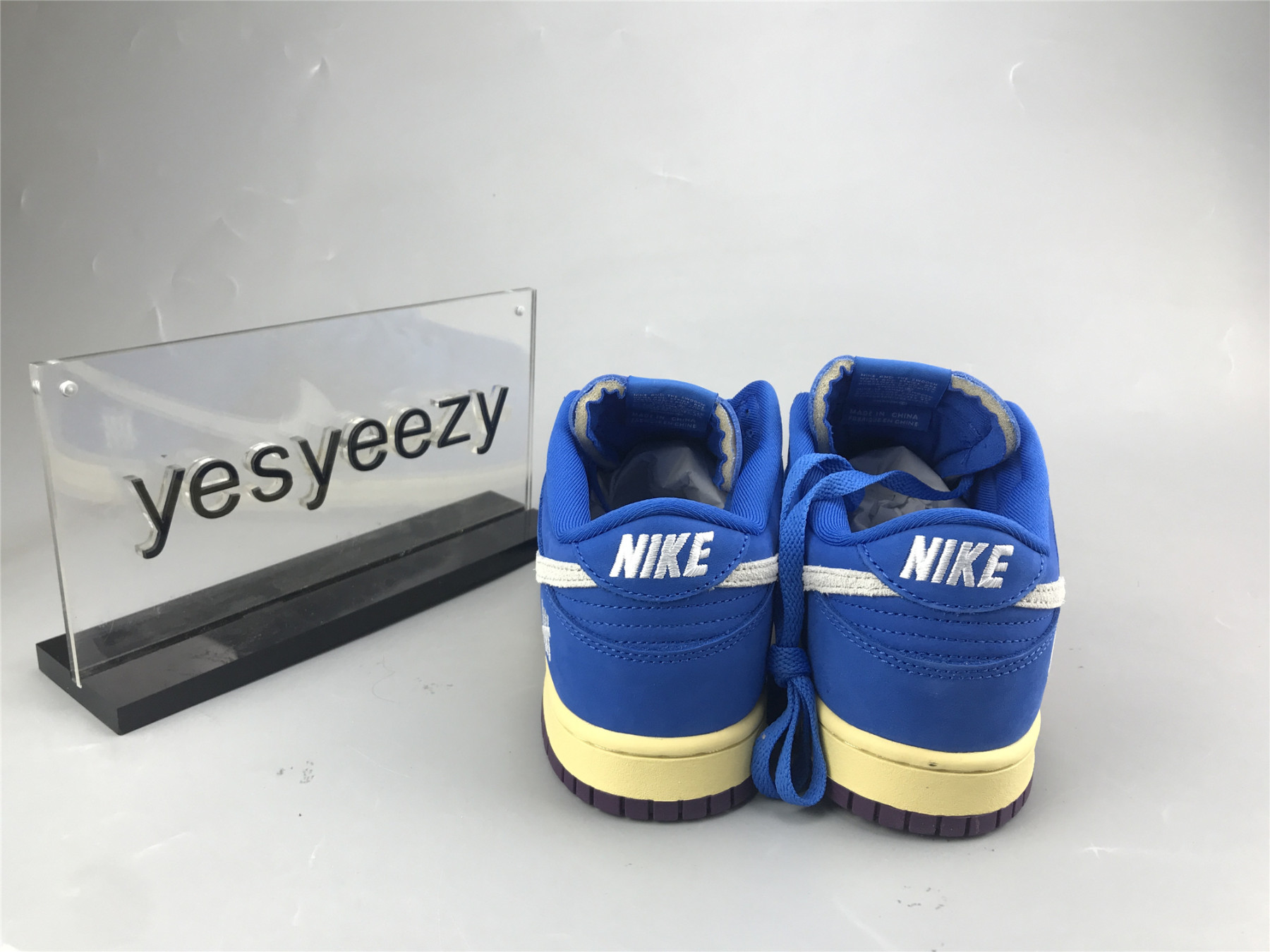 UA NIKE UNDEFEATED X DUNK LOW SP 