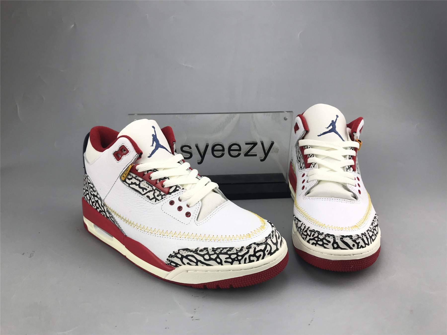 UA FRAGMENT DESIGN X AIR JORDAN 3Â