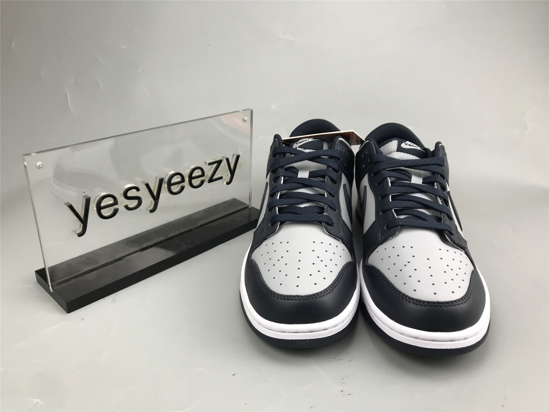 UA NIKE DUNK LOW 