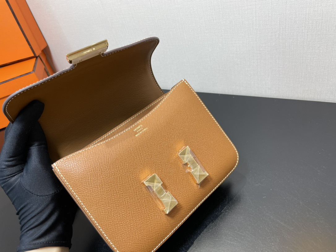 H**me5 Constance 24  Epsom leather gold hardware 9.4"x5.9"x3"