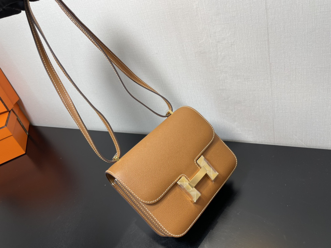 H**me5 Constance 24  Epsom leather gold hardware 9.4"x5.9"x3"