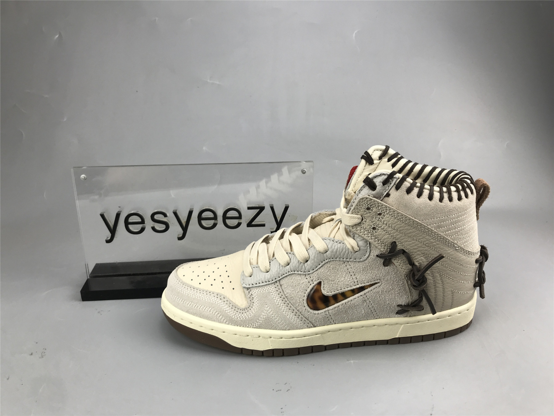 UA NIKE BODEGA X DUNK HIGH 