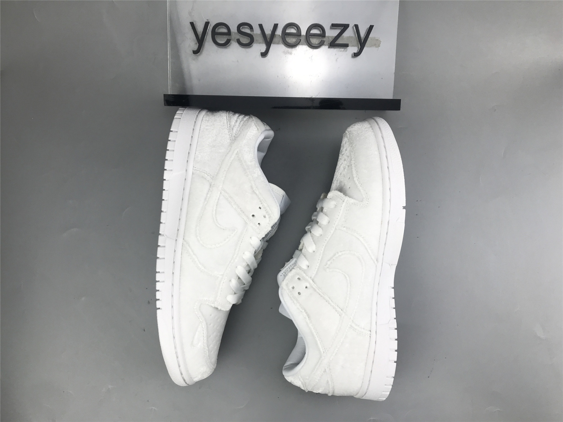 UA DOVER STREET MARKET X DUNK LOW 