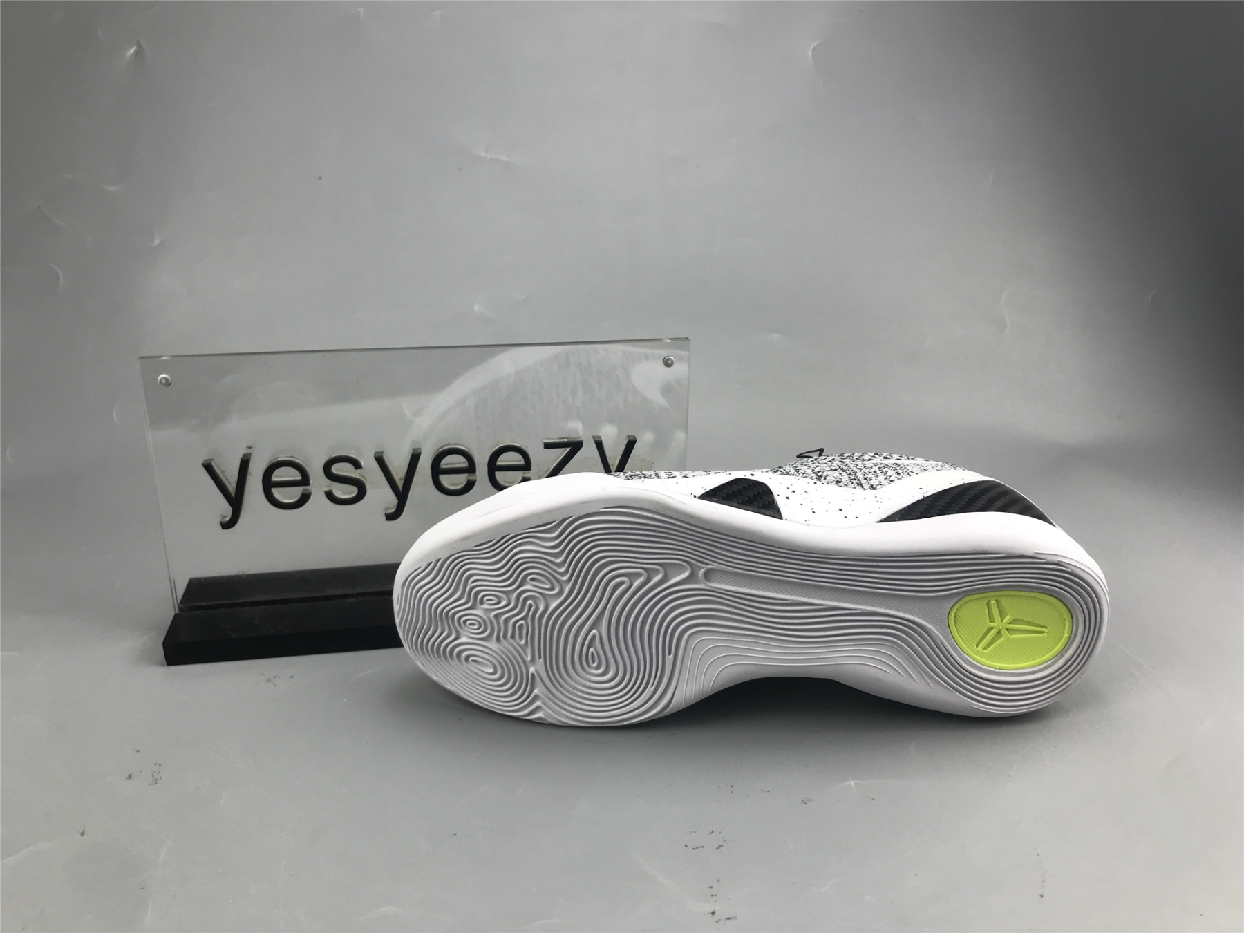 UA NIKE KOBE 9 ELITE LOW XDR 