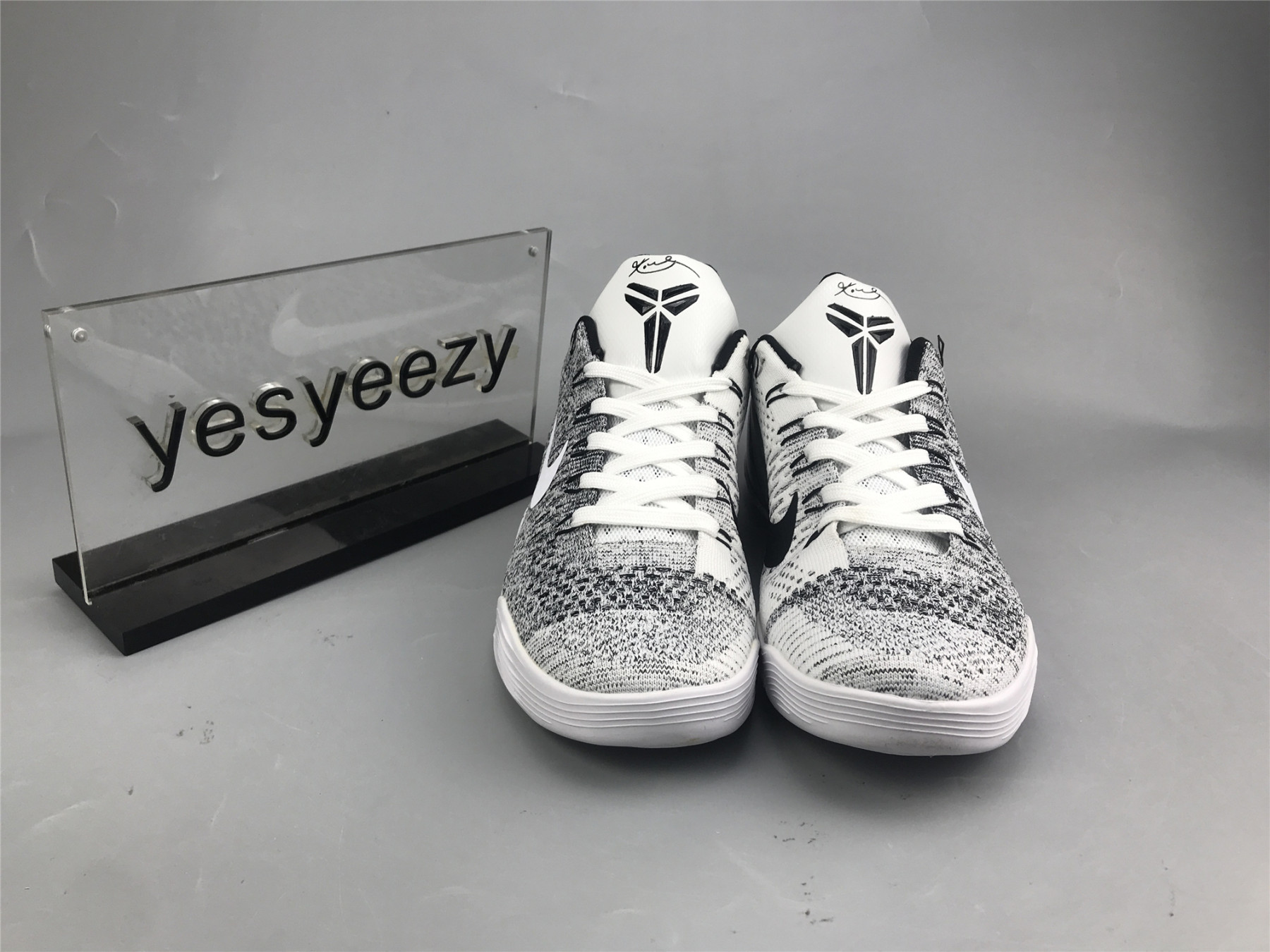 UA NIKE KOBE 9 ELITE LOW XDR 