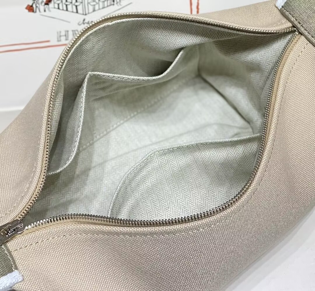 H**me5 Canvas Bride-A-Brac Case Toiletry Pouch