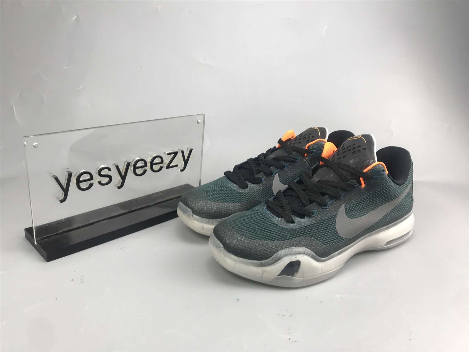 UA NIKE KOBE 10 
