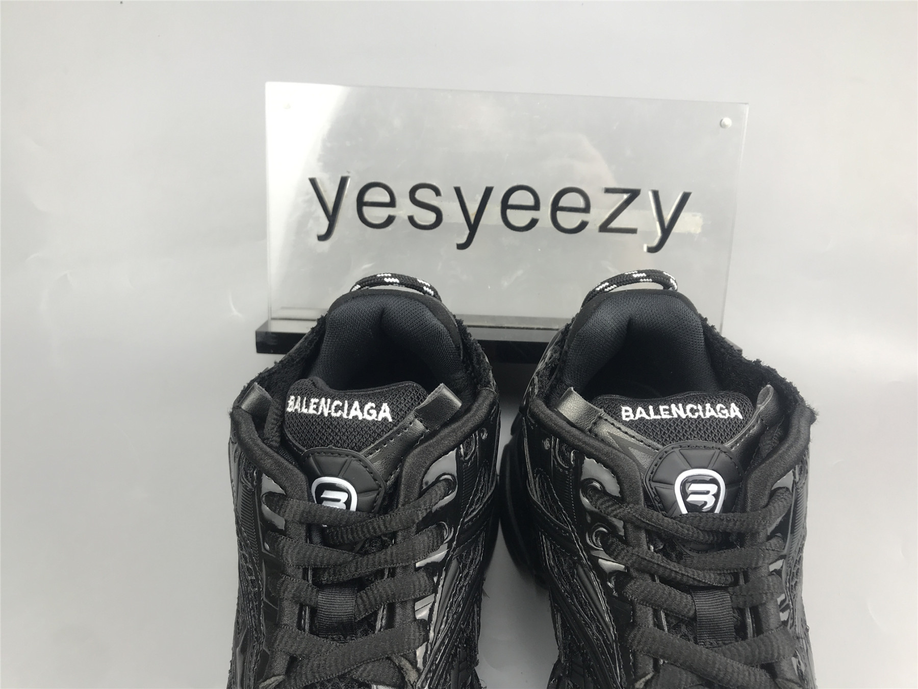 UA RUNNER BLACK