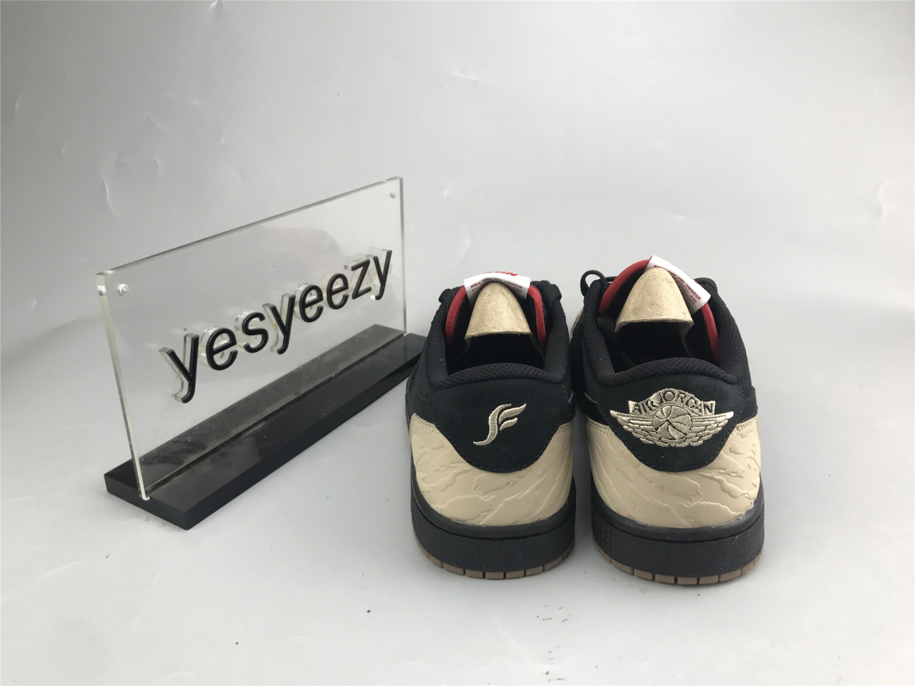 UA SOLEFLY X AIR JORDAN 1 LOW â€œCARNIVORE"