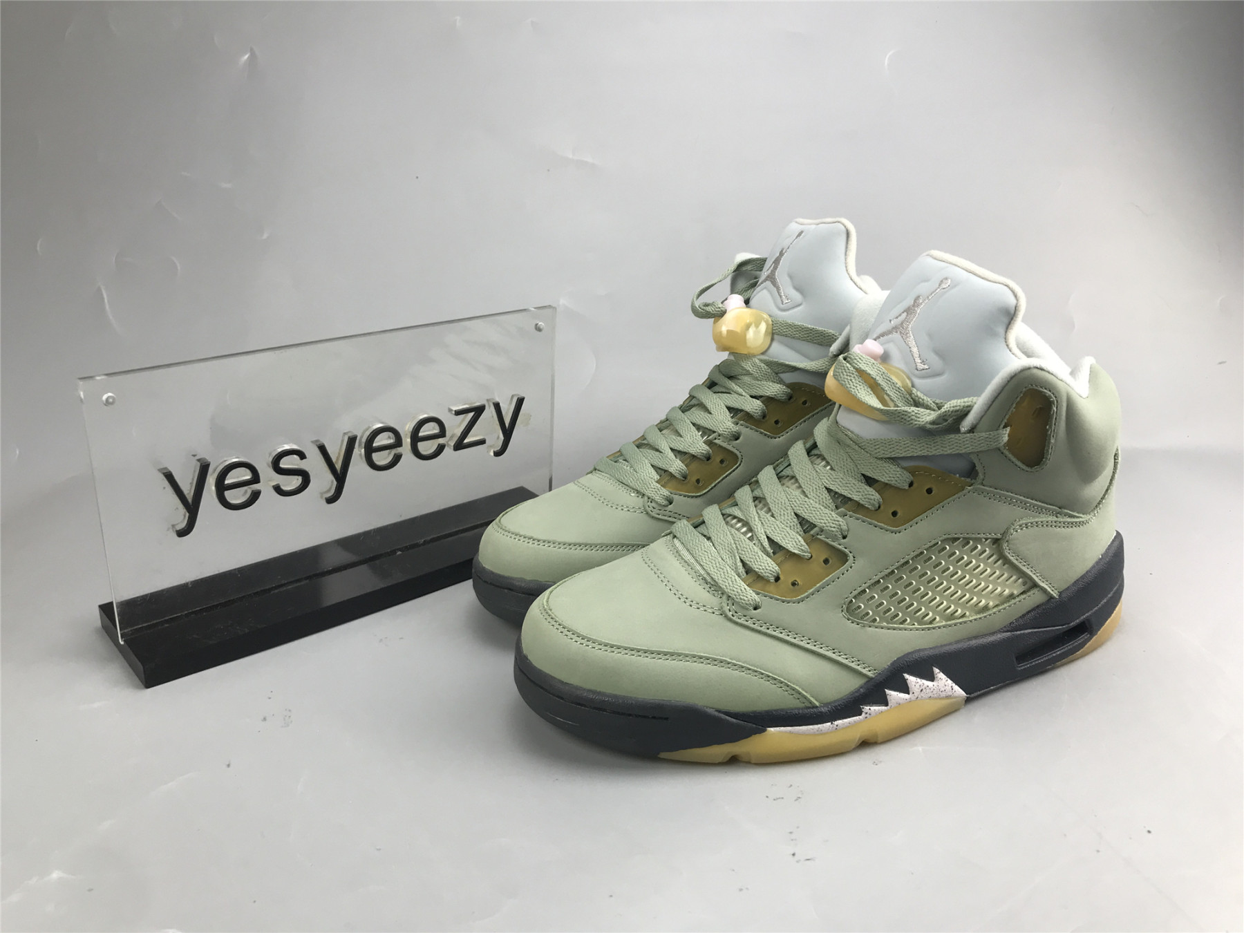 UA AIR JORDAN 5 RETRO 