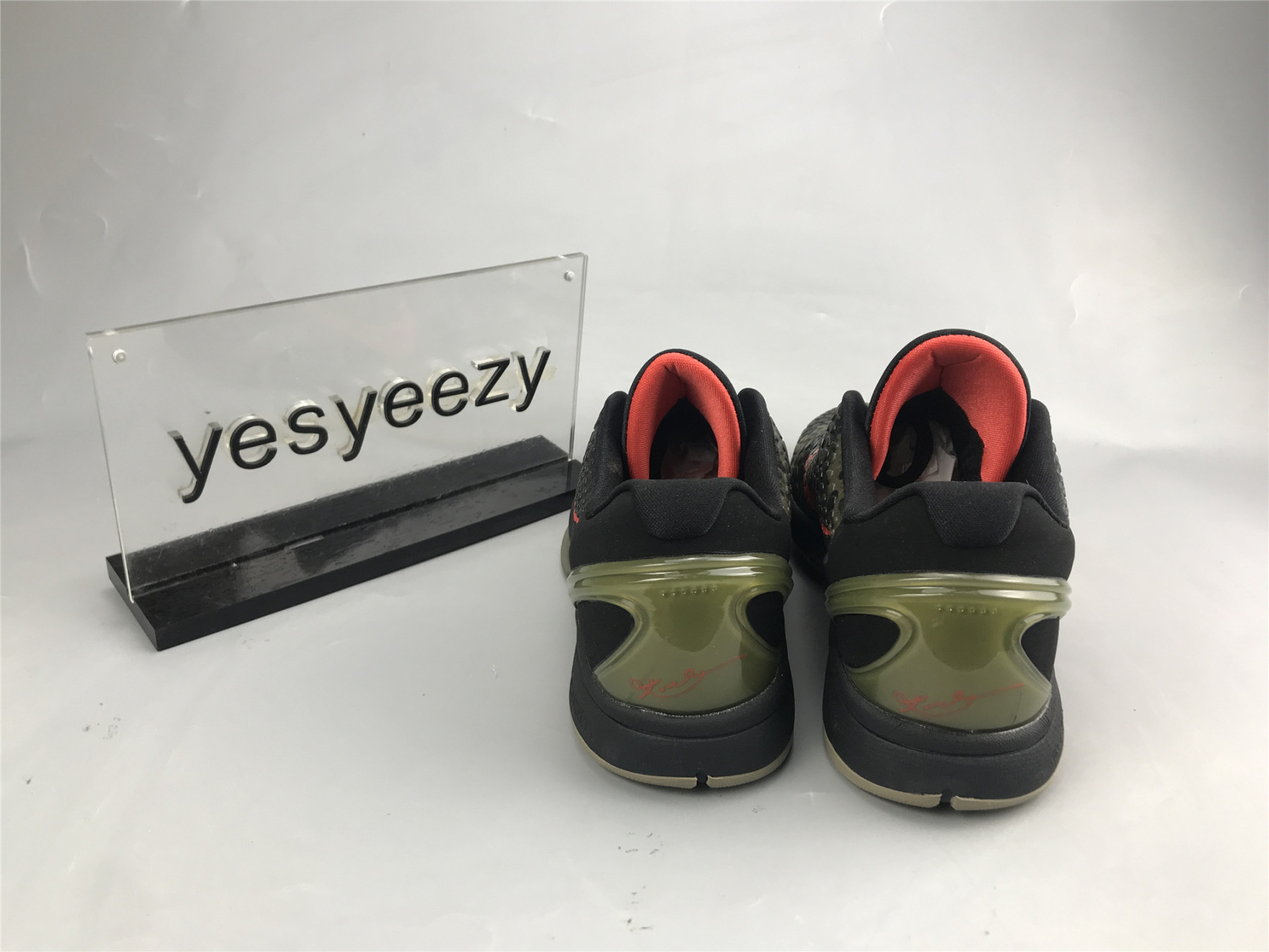 UA NIKE ZOOM KOBE 6 