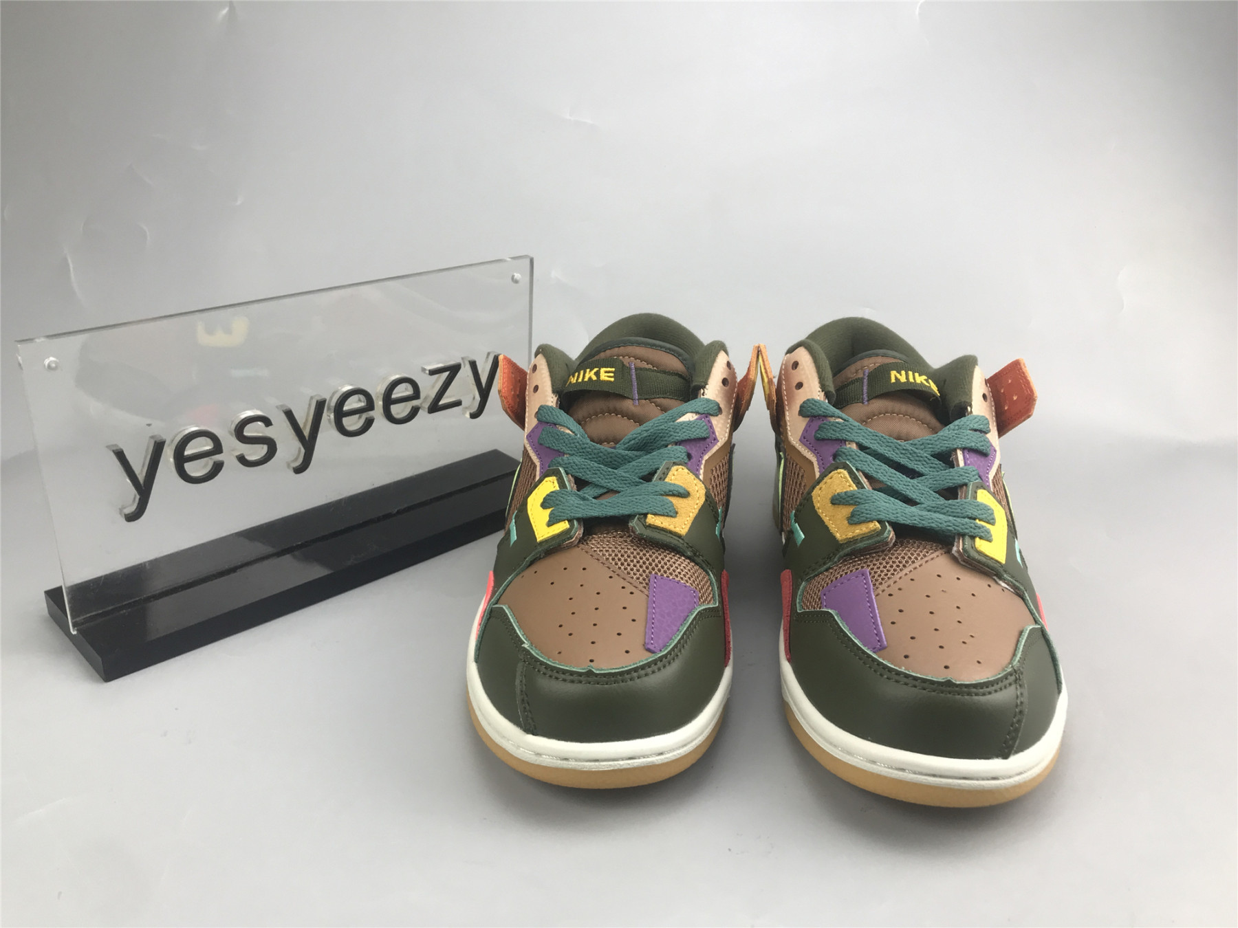 UA NIKE DUNK LOW 