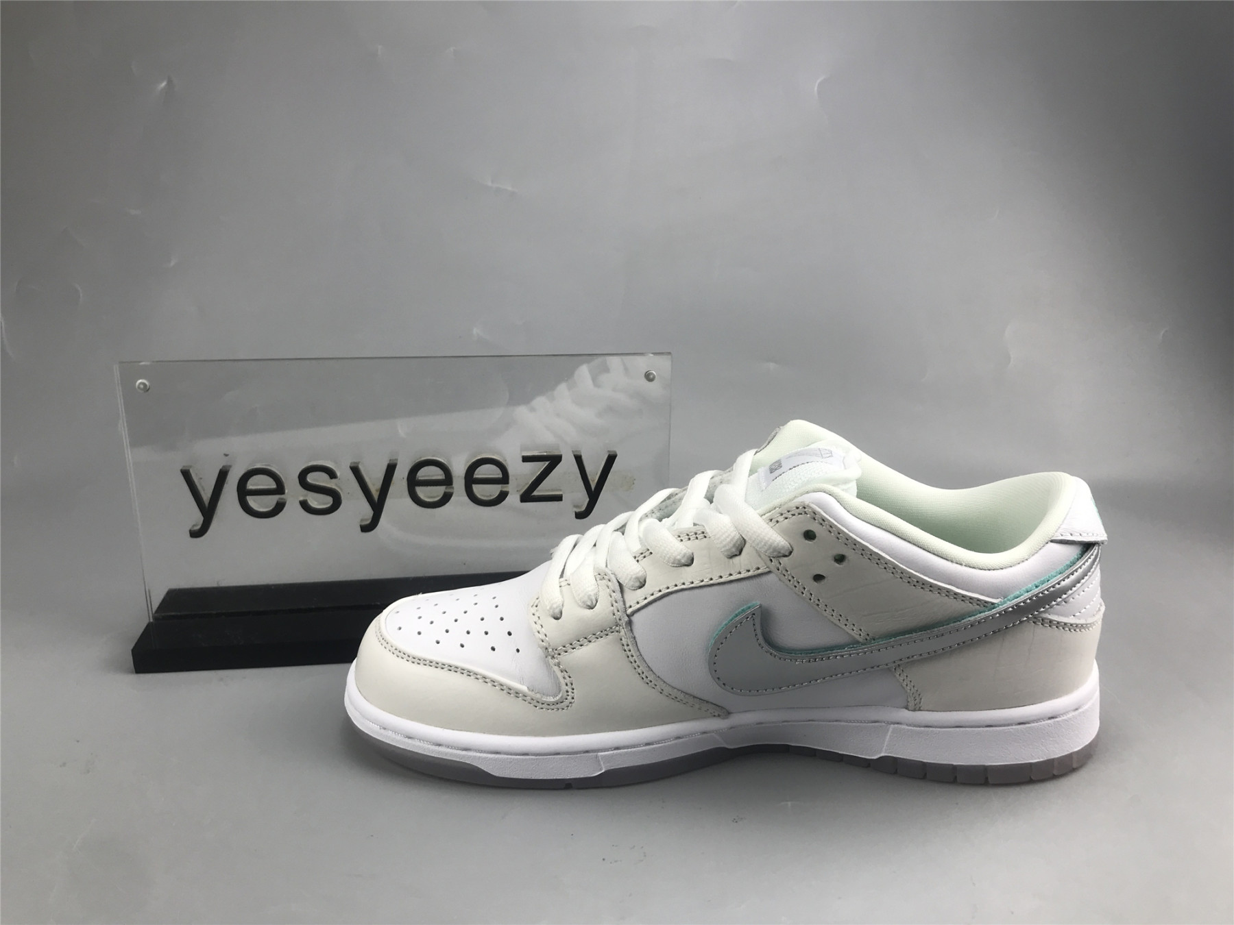 UA NIKE D1am0nd S*pPLY CO. X DUNK LOW PRO SB 