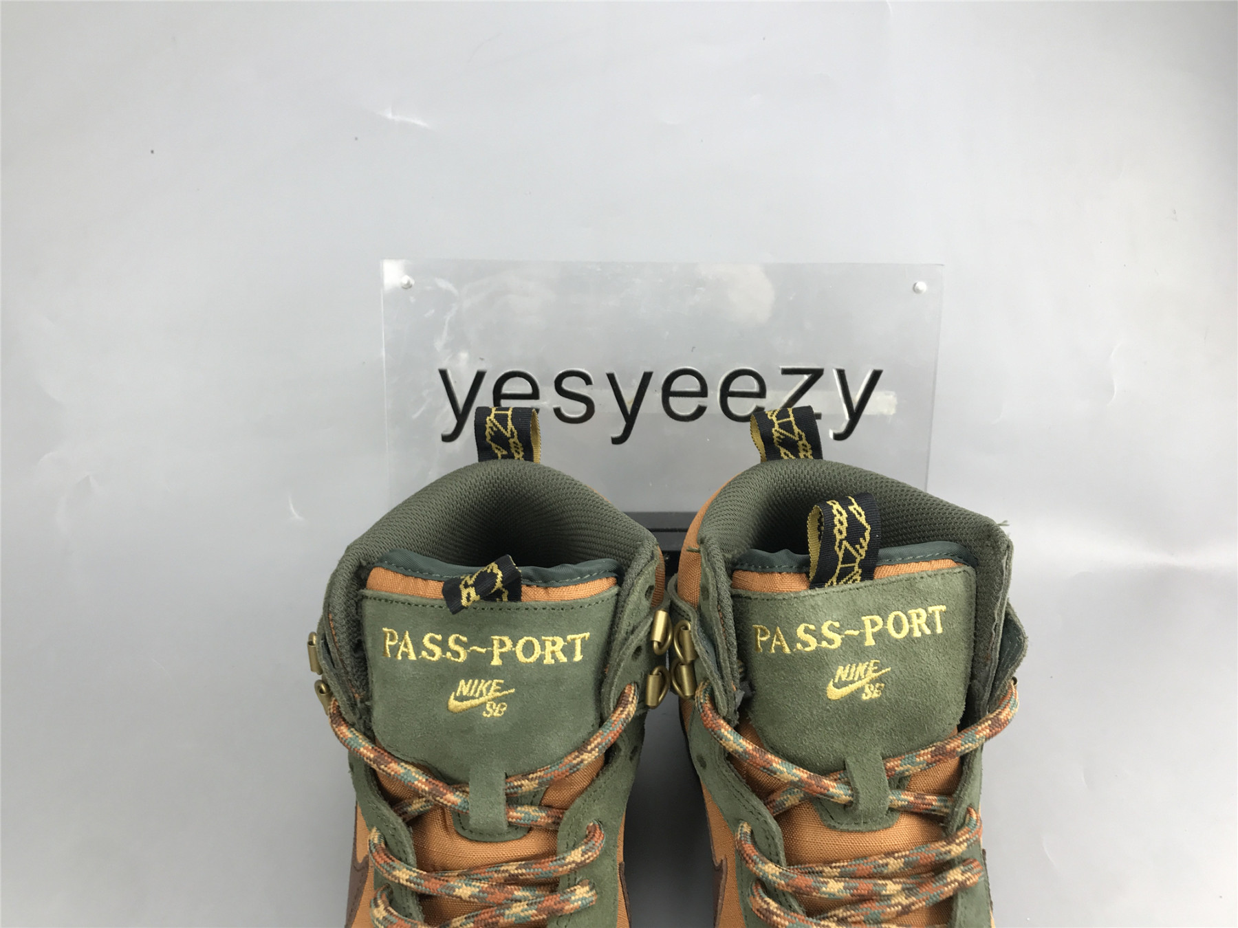 UA PASS~PORT X NIKE SB DUNK HIGH â€œWORKBOOTâ€