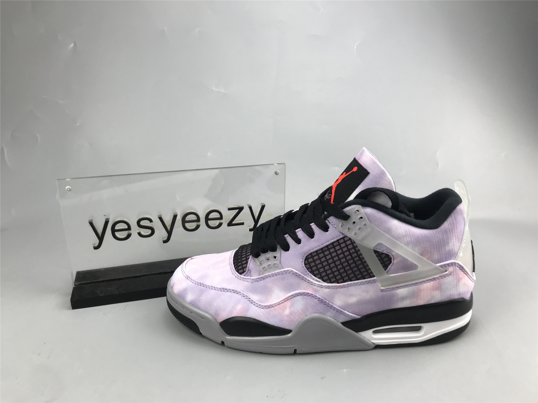 UA AIR JORDAN 4 RETRO 